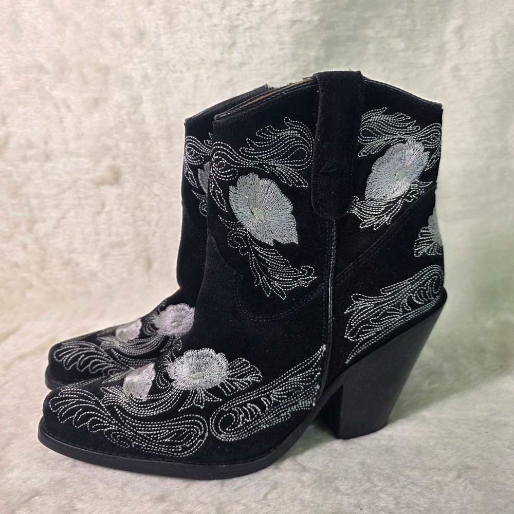Dingo Snip Toe Western Ankle Boots Black Suede Floral Embroidered Western 7